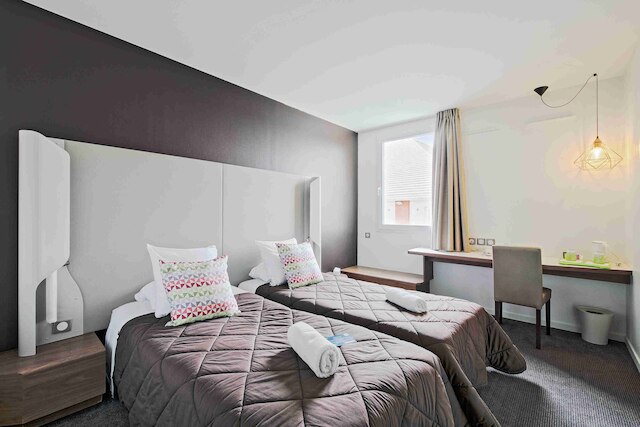 カンパニール ロワシー - アエロポール CDG - ル メニル アムロー