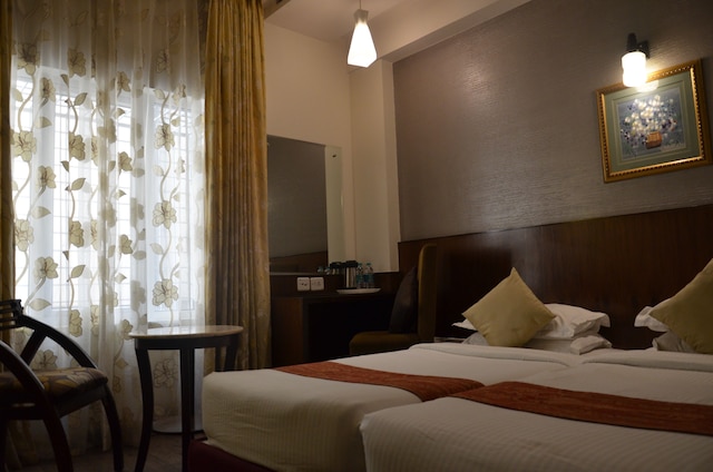 シリクレスト ホテル