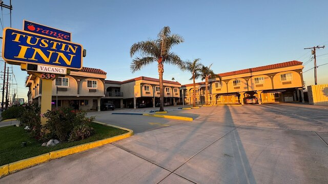 オレンジ タスティン イン