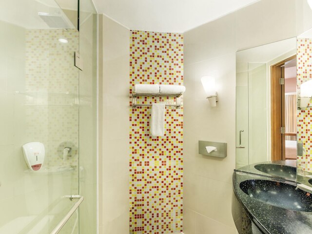 イビス セマラン シンパン リマ