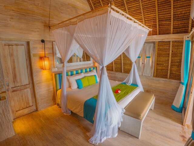 ハイ タイド ビーチ リゾート