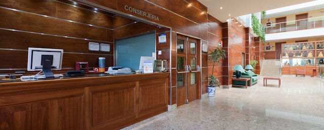 セナトール グラナダ オテル