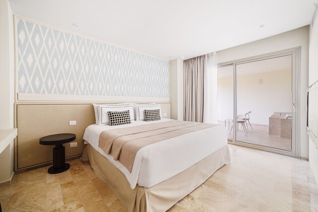 プリビレッジ アルクセズ イスラ ムヘーレス アダルト オンリー