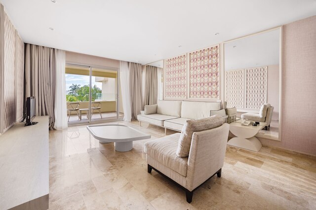 プリビレッジ アルクセズ イスラ ムヘーレス アダルト オンリー