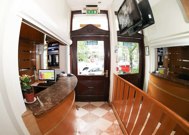 ホーランド イン ホテル