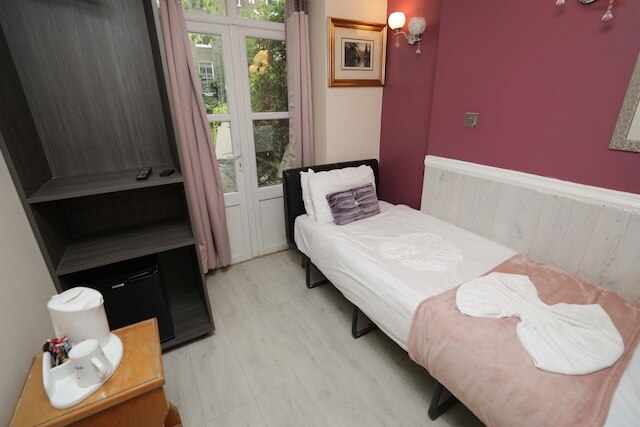 ホーランド イン ホテル