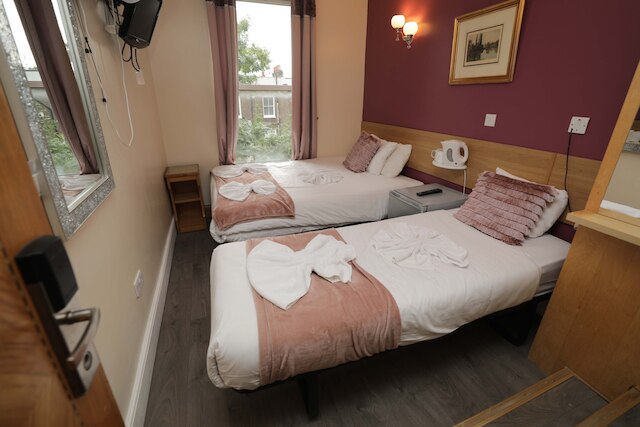 ホーランド イン ホテル