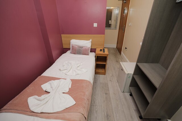 ホーランド イン ホテル