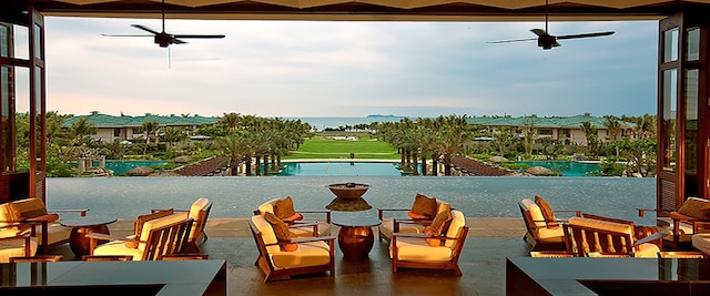 ハワード ジョンソン リゾート 三亜 ベイ (三亞國光豪生度假酒店)