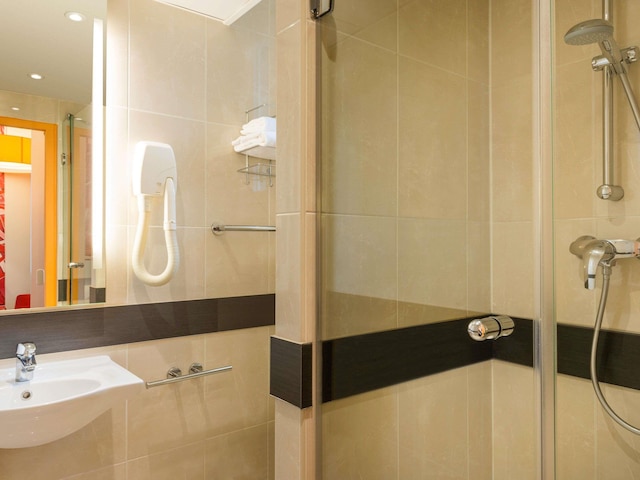 イビス スタイルズ パリ ラ デファンス クールブボア