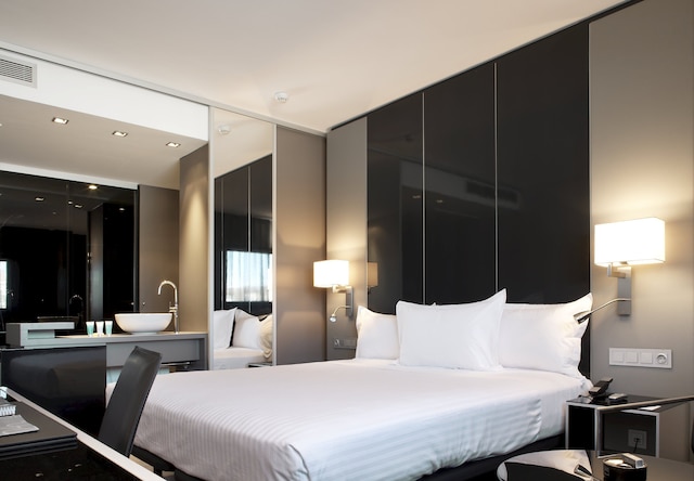 AC・ホテル・サンツ・バイ・マリオット