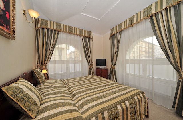 アミーゴ シティ センター ホテル