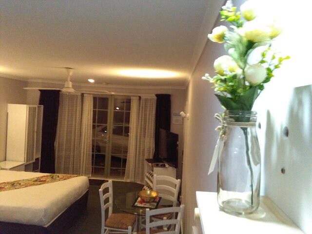 コロニアル ロッジ モーテル