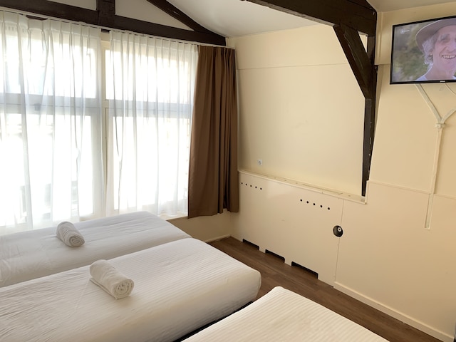 オレンジ チューリップ ホテル アムステルダム