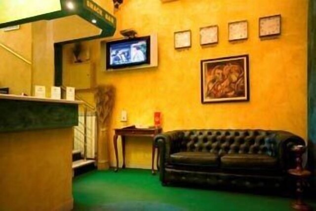 ホテル カーバー ポドゴリツァ