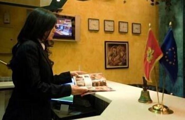 ホテル カーバー ポドゴリツァ