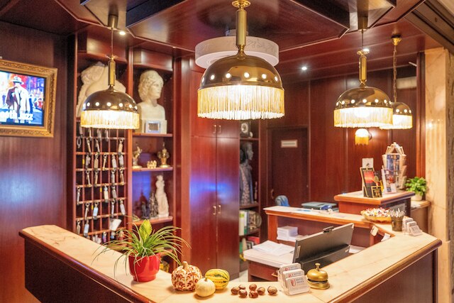 ホテル ウラニア