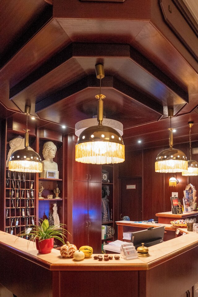 ホテル ウラニア