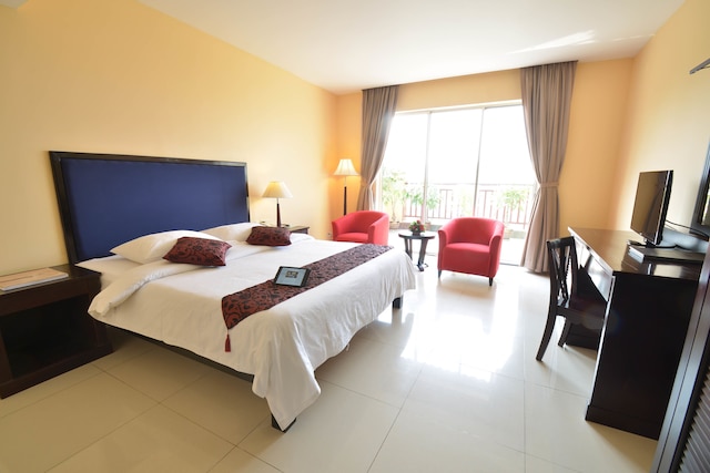 アーモンド ホテル ソセアロス