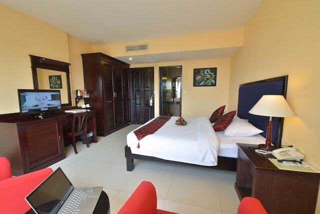 アーモンド ホテル ソセアロス