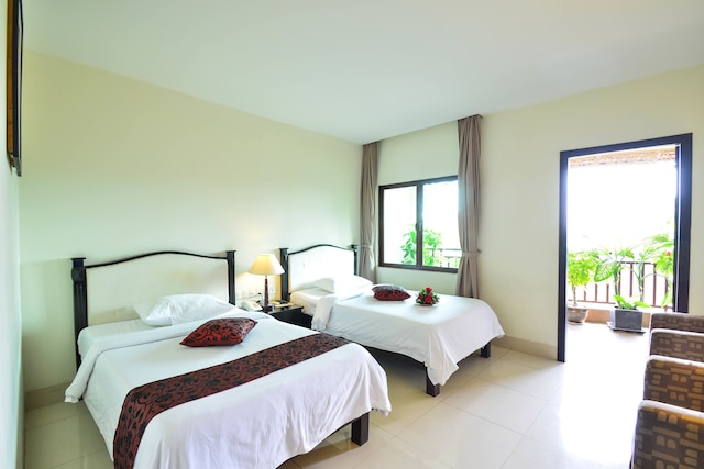 アーモンド ホテル ソセアロス