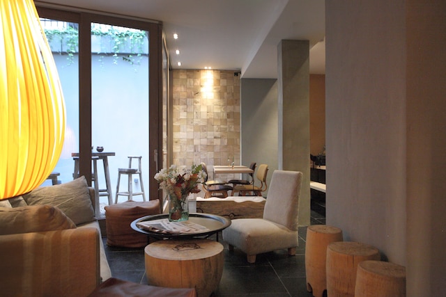 ヒドゥン ホテル