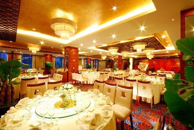 エンパーク グランド ホテル 西安 (陝西世紀金源大飯店)