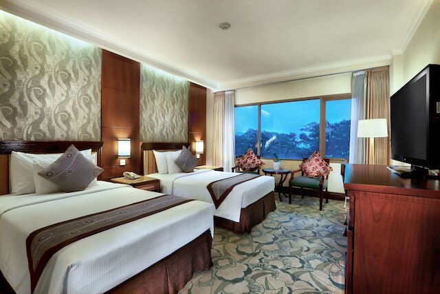 アストン トロピカーナ