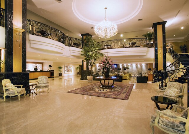 アストン トロピカーナ