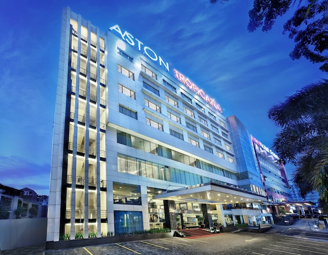 アストン トロピカーナ