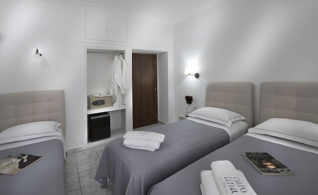 カロリーナ ホテル