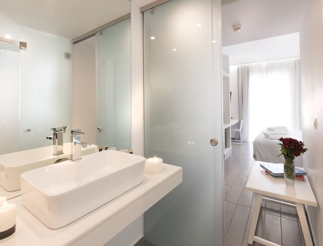 カロリーナ ホテル