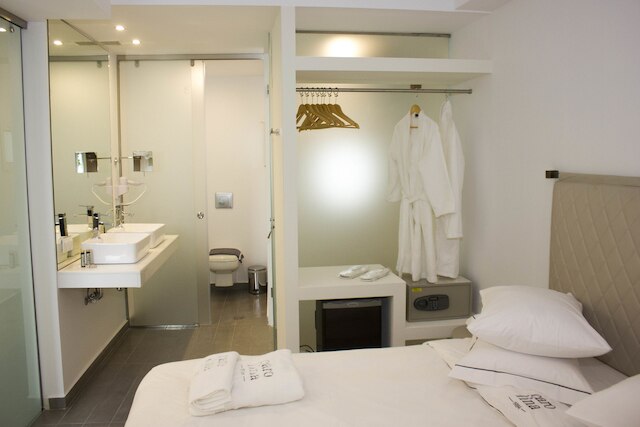 カロリーナ ホテル