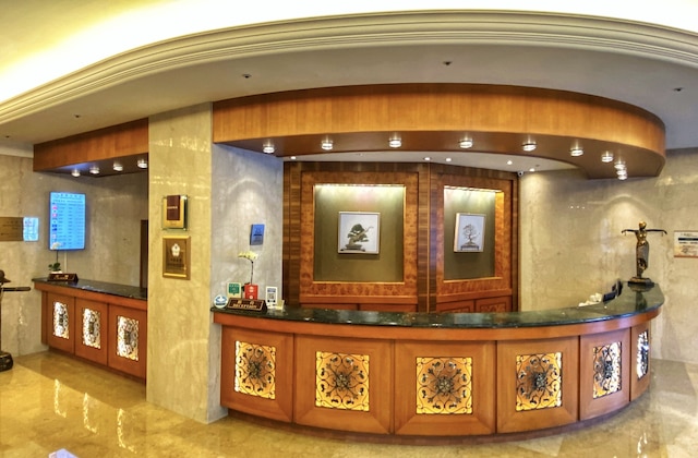 モナーク プラザ ホテル