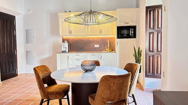 エル ラドロン デ アグア パラセテ