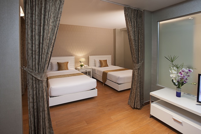 Summit Pavilion（サミット パビリオン）