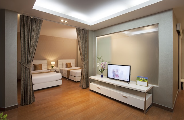 Summit Pavilion（サミット パビリオン）