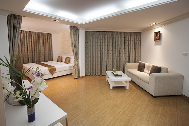 Summit Pavilion（サミット パビリオン）