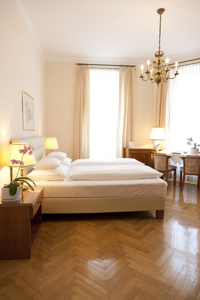 ホテル シュワルベ