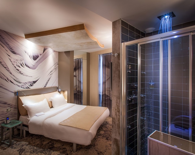 アポストロフ ホテル