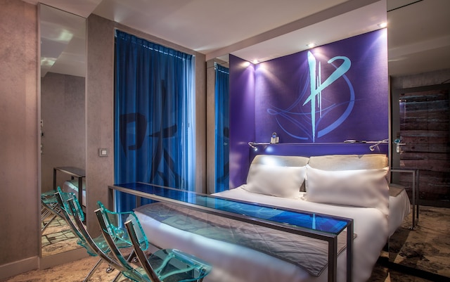 アポストロフ ホテル