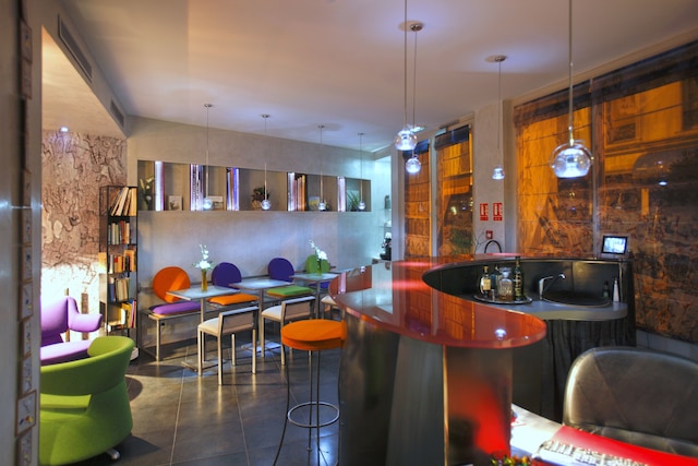 アポストロフ ホテル