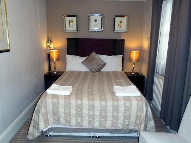 アロスファ ホテル ロンドン、コンパス ホスピタリティー