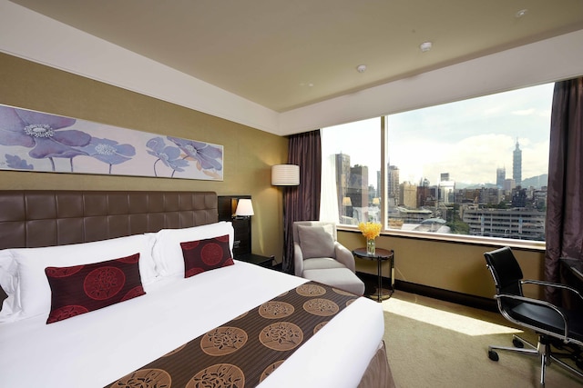 フーロン ホテル 台北 セントラル (福容大飯店台北一館)