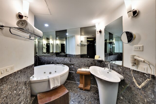 ファーンレジデンシー、スバシュブリッジ、アーメダバード