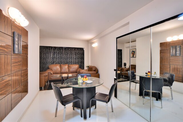 ファーンレジデンシー、スバシュブリッジ、アーメダバード