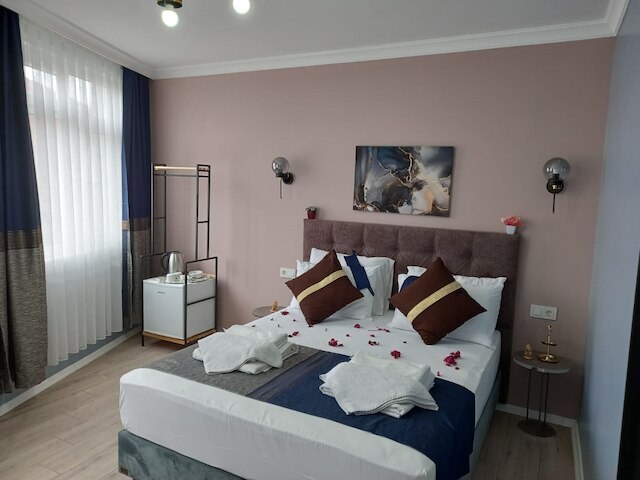 エミルハン イン アパートメント & スイーツ