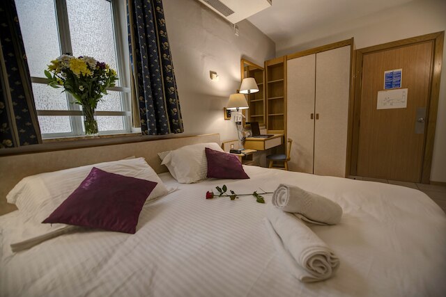 スリーマ シャレー ホテル