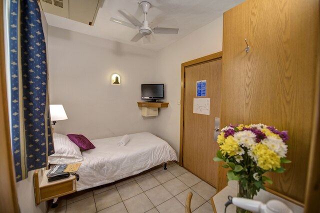 スリーマ シャレー ホテル