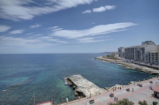 スリーマ シャレー ホテル